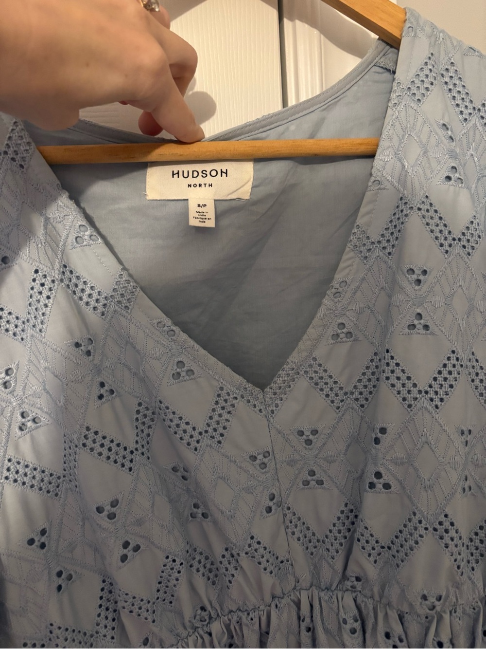 Hudson North  Eyelet V-Neck Tiered Dress size S - Picture 2 of 5